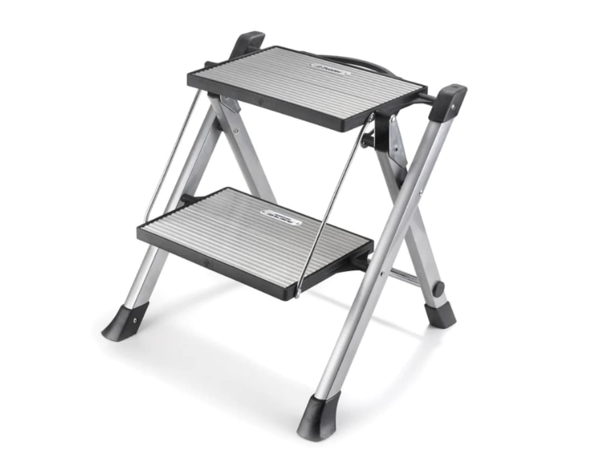 Lightweight foldable 2-step aluminum stool ladder
