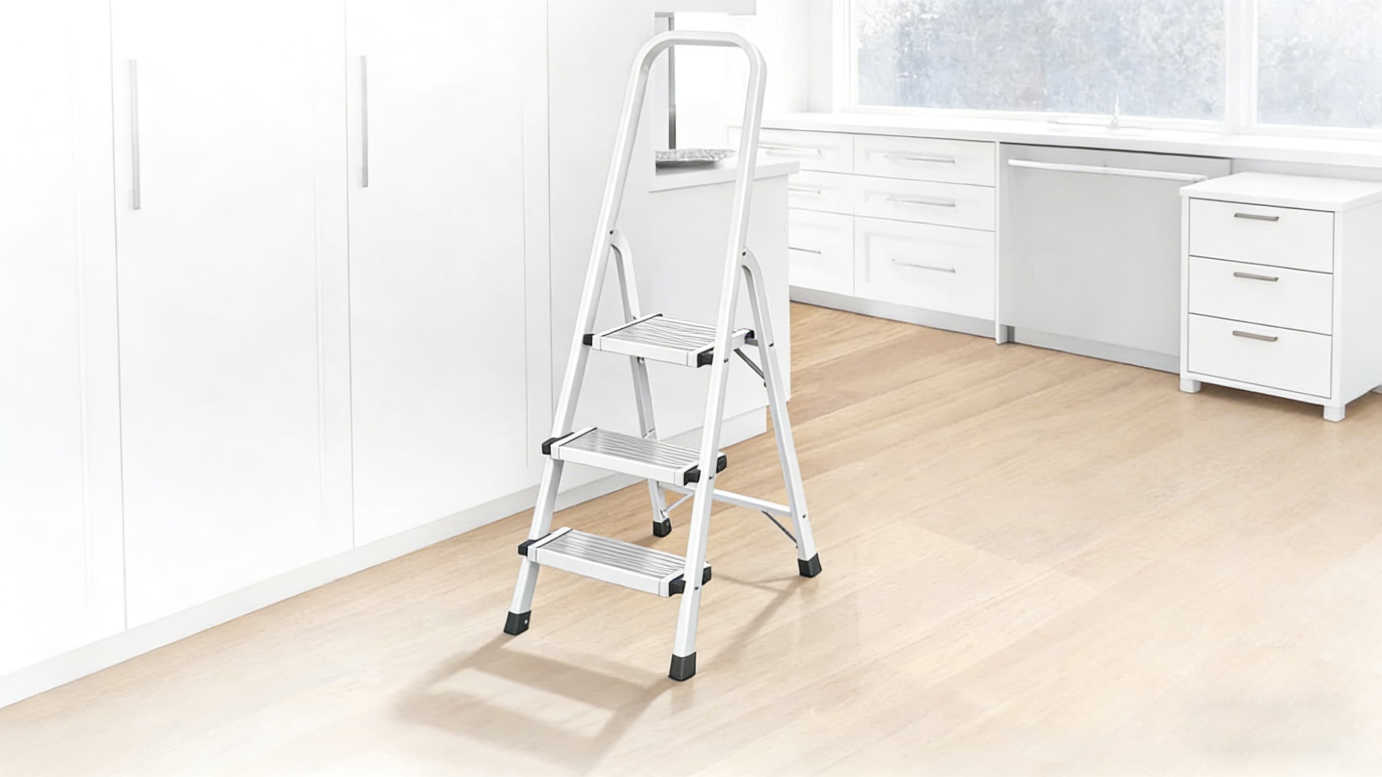Lightweight 3-step aluminum folding ladder